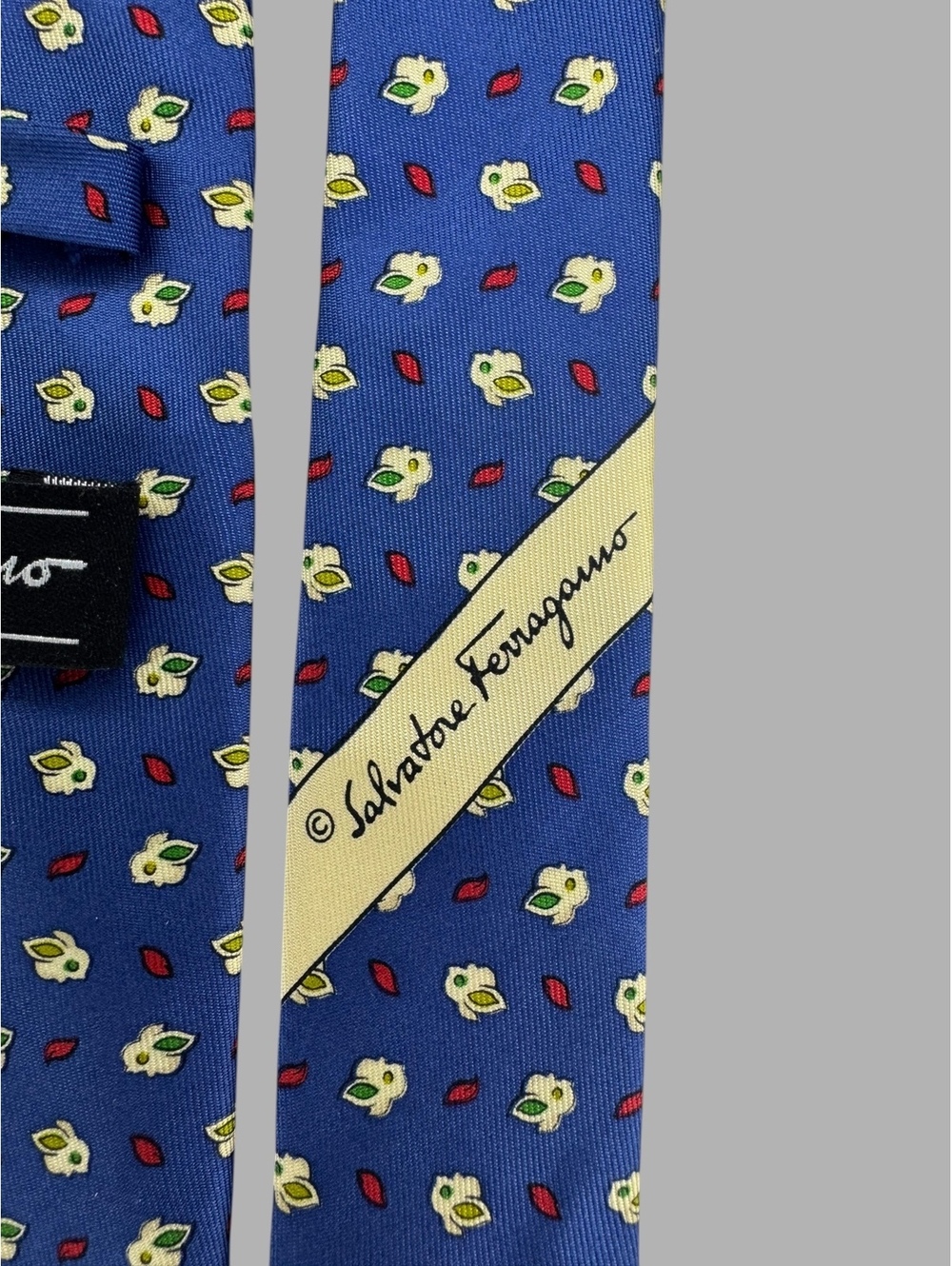 Salvatore Ferragamo Silk Tie Blue Bunny Rabbit Floral Novelty Made in Italy - Picture 5 of 9